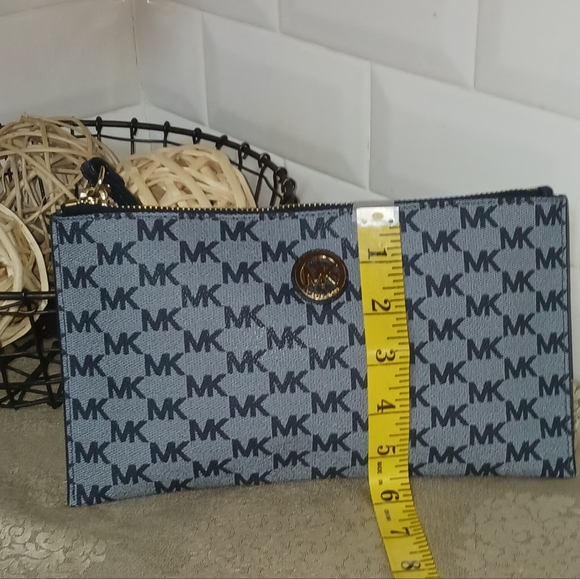 Michael Kors Navy Blue Wristlet - Picture 6 of 7
